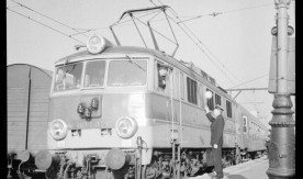 Dyżurny ruchu przy lokomotywie elektrycznej serii EU 07 - 026